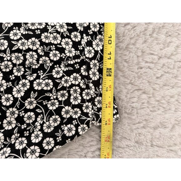 LOFT Black & White Floral A-Line Mini Skirt – Button Front – Size Medium - Picture 6 of 8
